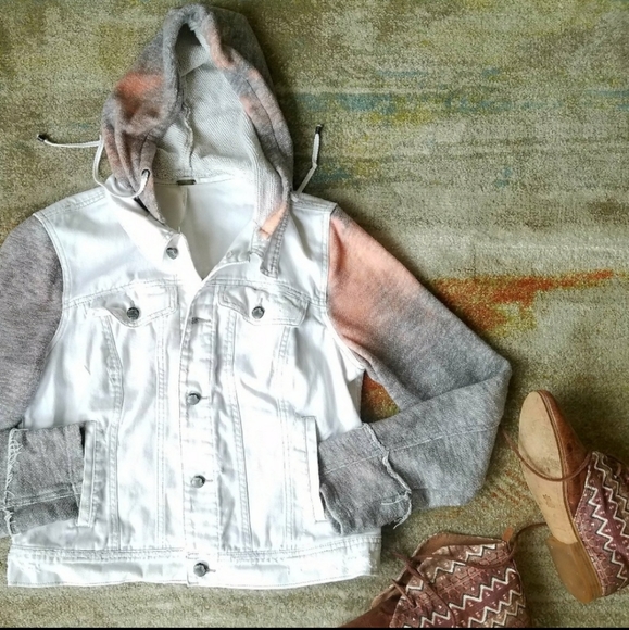 Free People Distressed Denim Jacket w Hoodie, Sz L